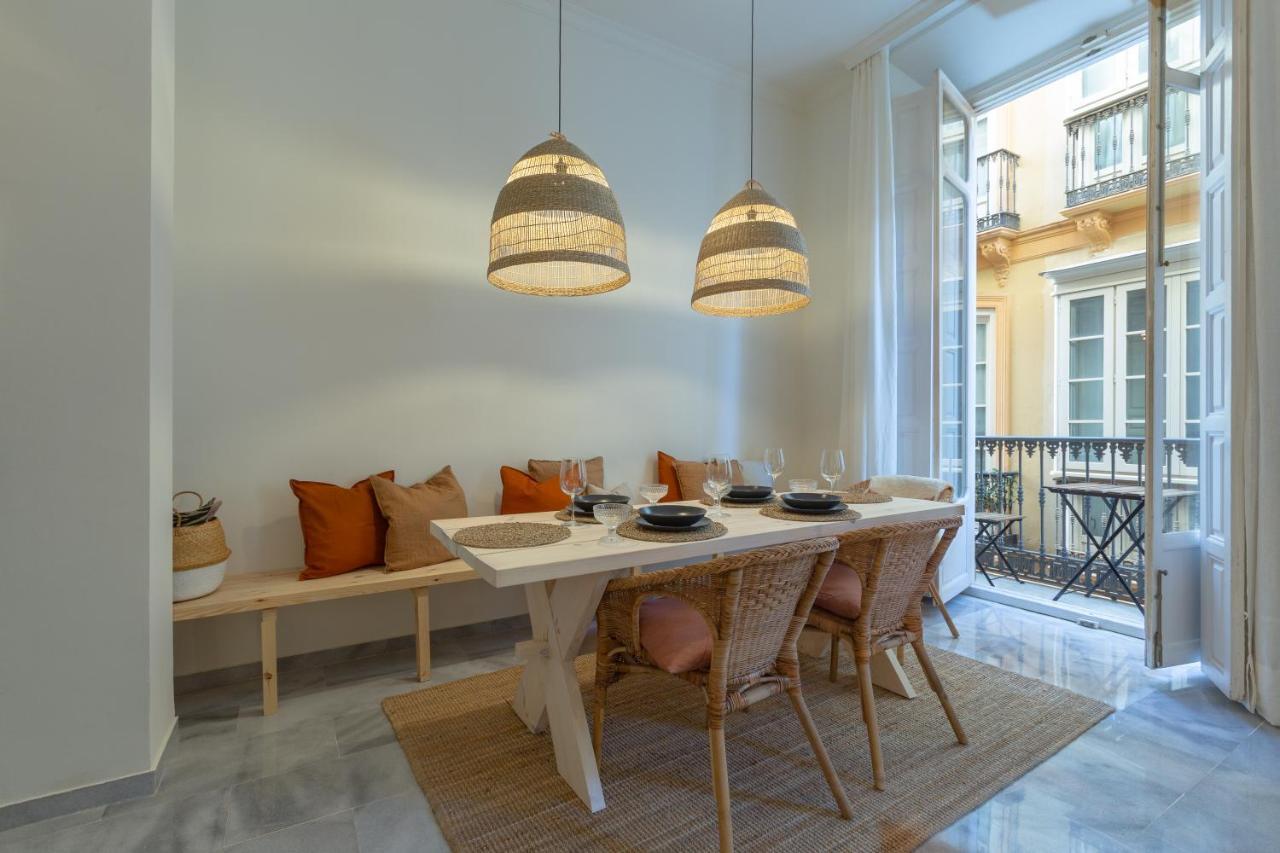 Puerta De Larios: Central Three-Bedroom Apartment With Balconies And Patio Málaga Eksteriør bilde