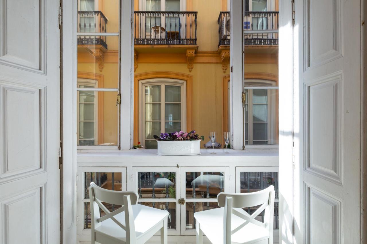 Puerta De Larios: Central Three-Bedroom Apartment With Balconies And Patio Málaga Eksteriør bilde