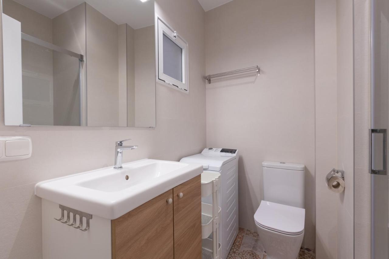 Puerta De Larios: Central Three-Bedroom Apartment With Balconies And Patio Málaga Eksteriør bilde