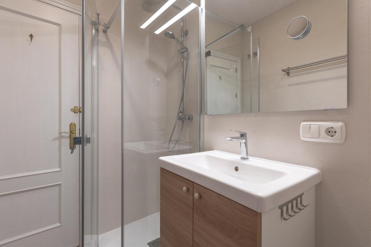 Puerta De Larios: Central Three-Bedroom Apartment With Balconies And Patio Málaga Eksteriør bilde